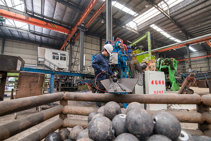 利川网架配件-螺栓球加工车间